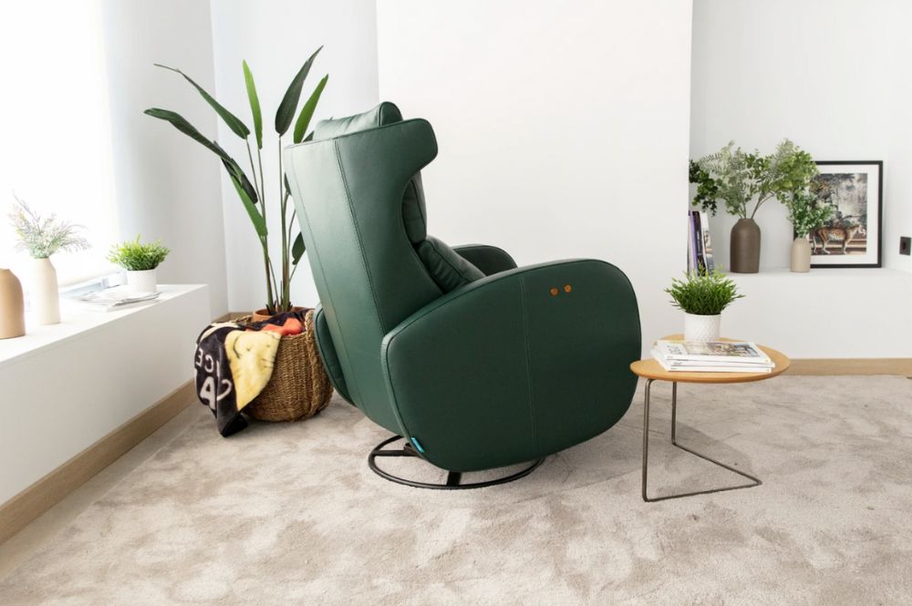 Kim Leather recliner from Fama
