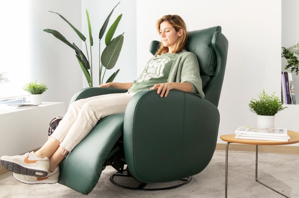 Kim Leather recliner from Fama