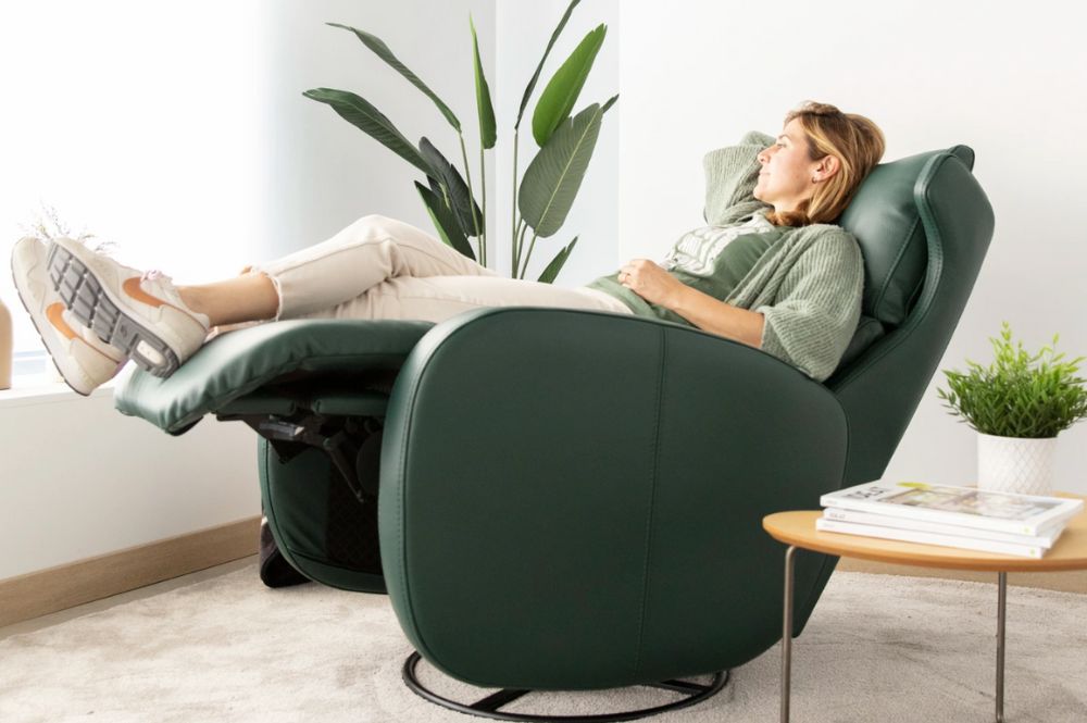 Kim Leather recliner from Fama