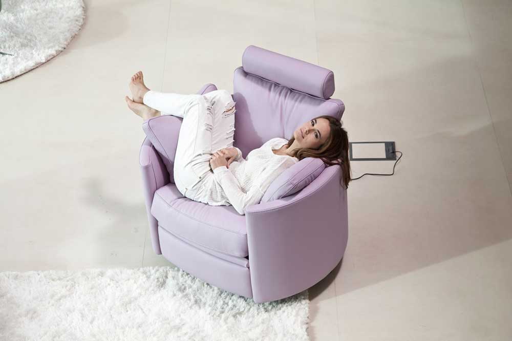 Moon Chair Electric Recliner in Leather from Fama - Image 9