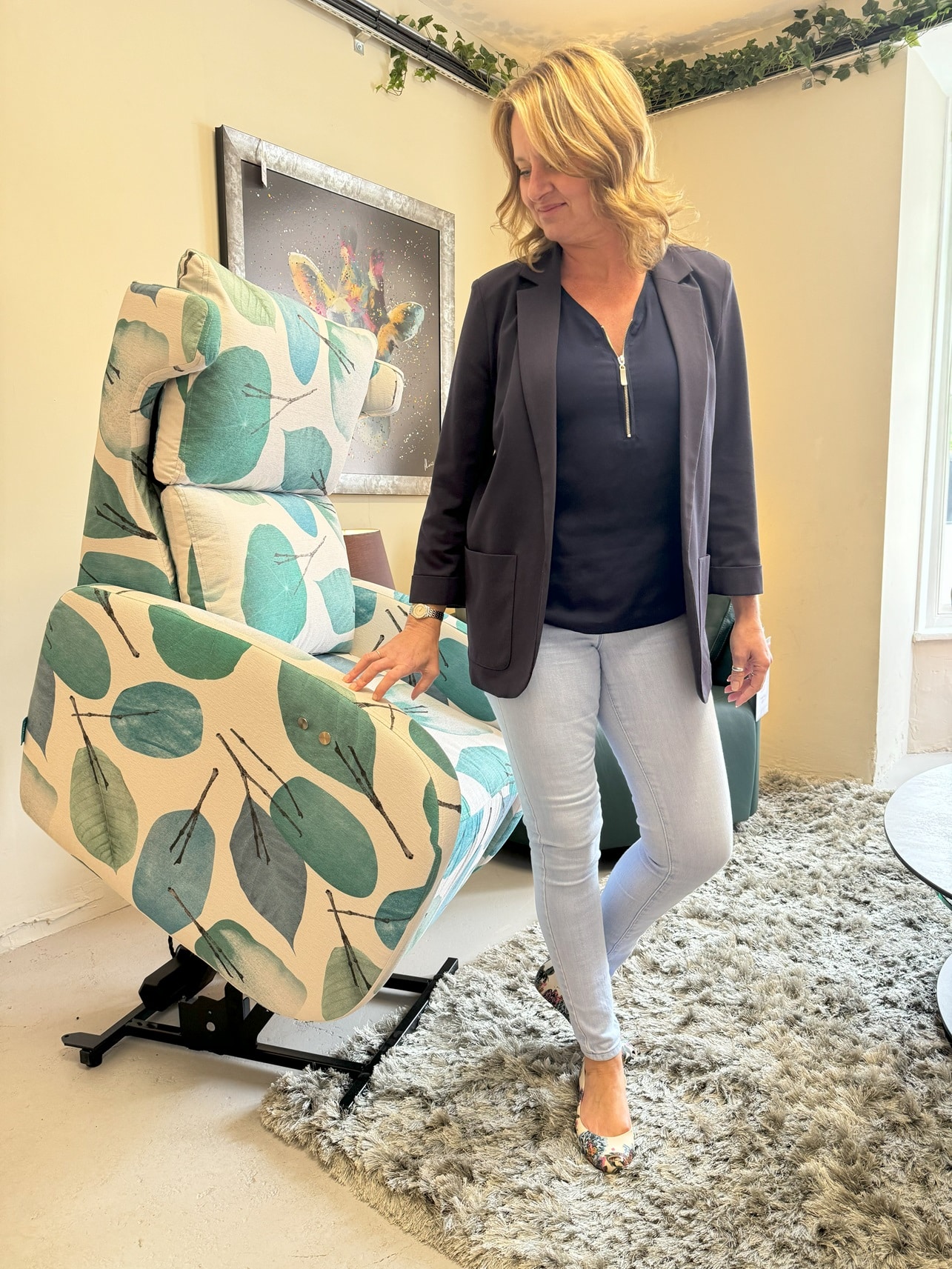 Kim power, rise recliner